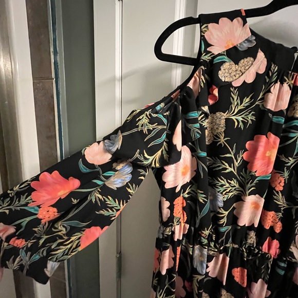 Kate Spade cold shoulder floral dress - Picture 4 of 6